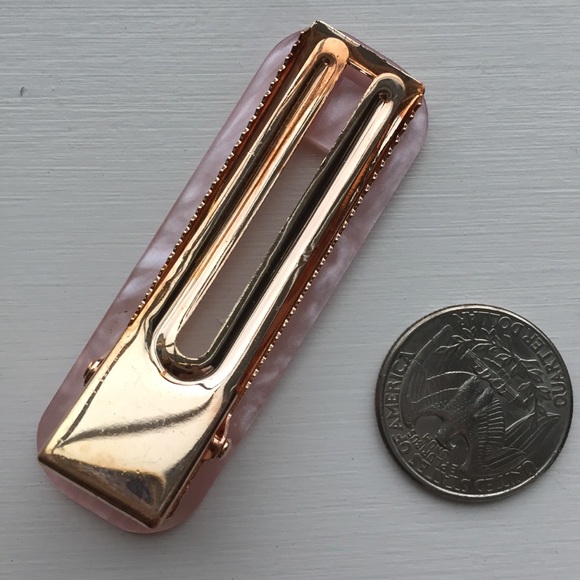 ⚜️[𝟯/$𝟭𝟴]⚜️Pink Acrylic Simple Hair Clip NEW - Picture 3 of 4